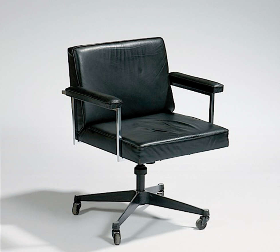Open Arm Swivel Chair